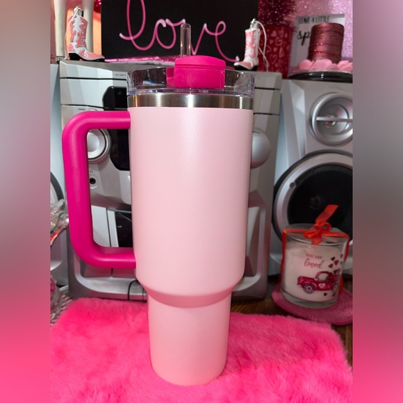 Stanley Pink Flamingo 40oz - Picture 2 of 7